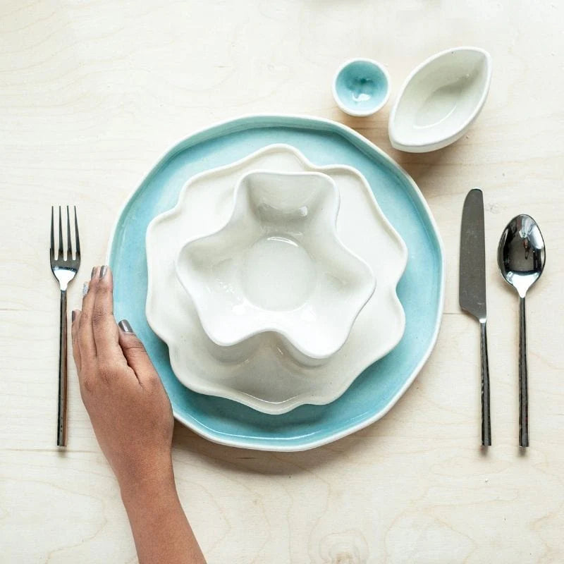 Countryside Flora Dinner Spread (30 pieces)